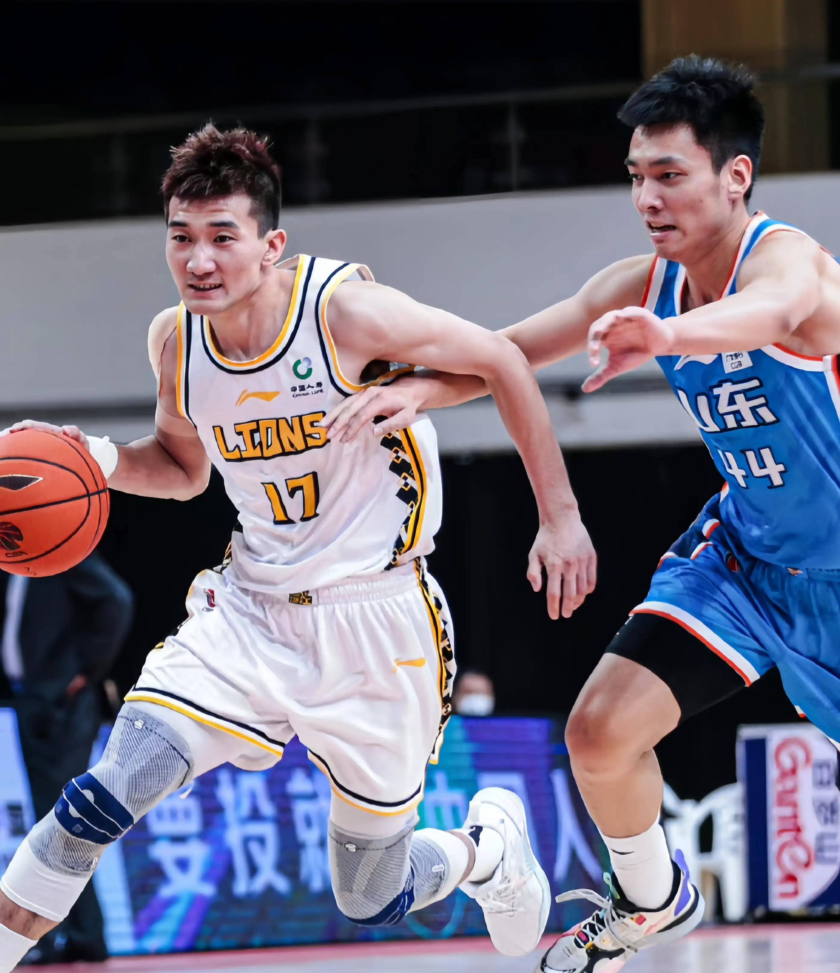 尽管面临诸 尽管面临诸