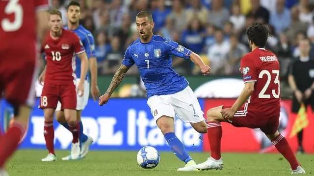 资深记者J 资深记者J